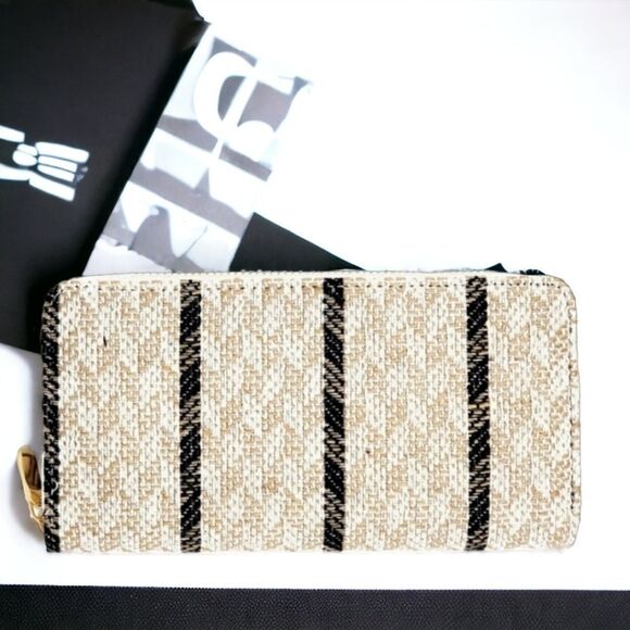 Black and Cream Color Woven and Vegan Leather Wallet - Picture 5 of 6